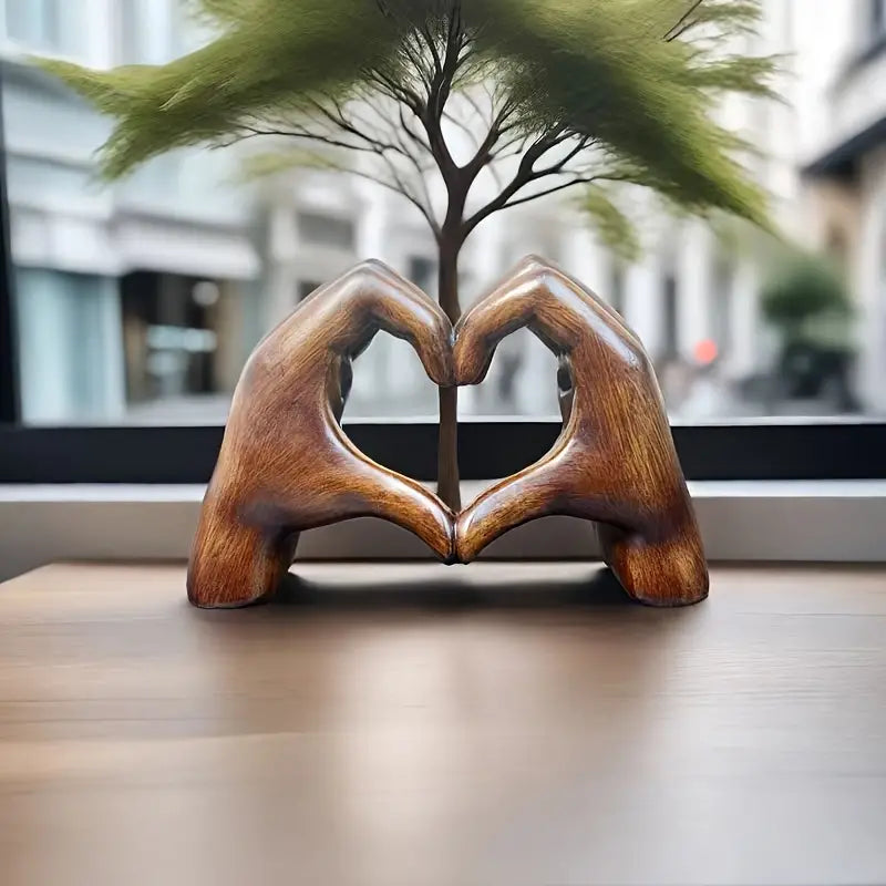 HeartEvoke – Elegante Resin Sculptuur voor Tijdloze Romantiek