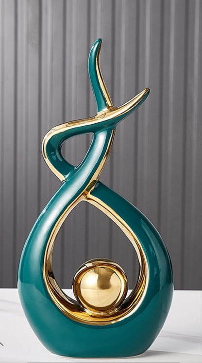 Ceravita – Keramische sculptuur met gouden accenten