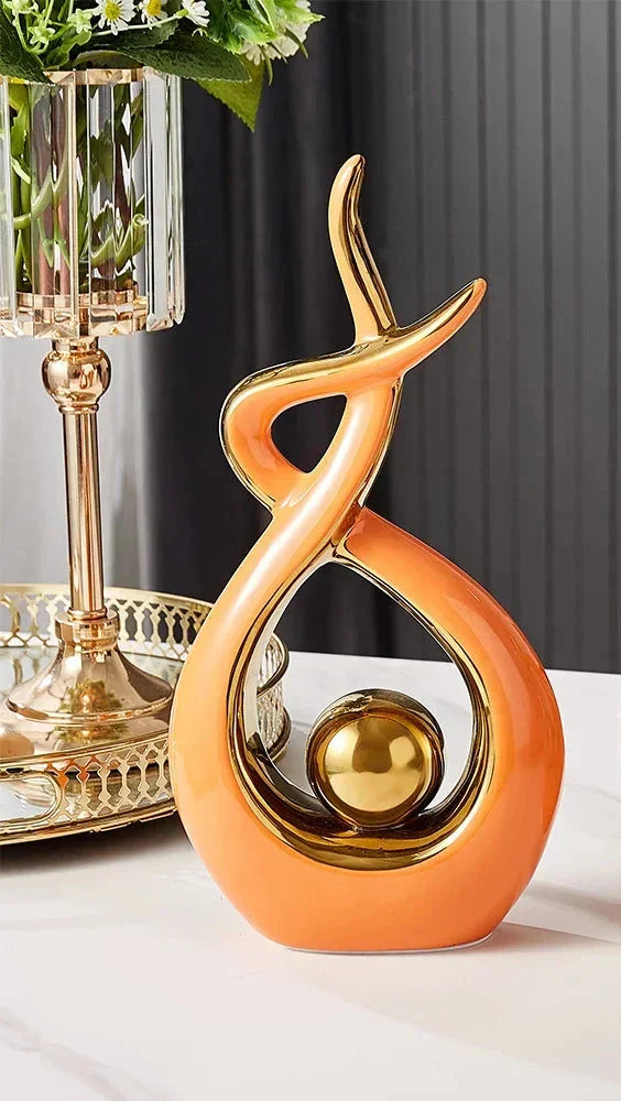 Ceravita – Keramische sculptuur met gouden accenten
