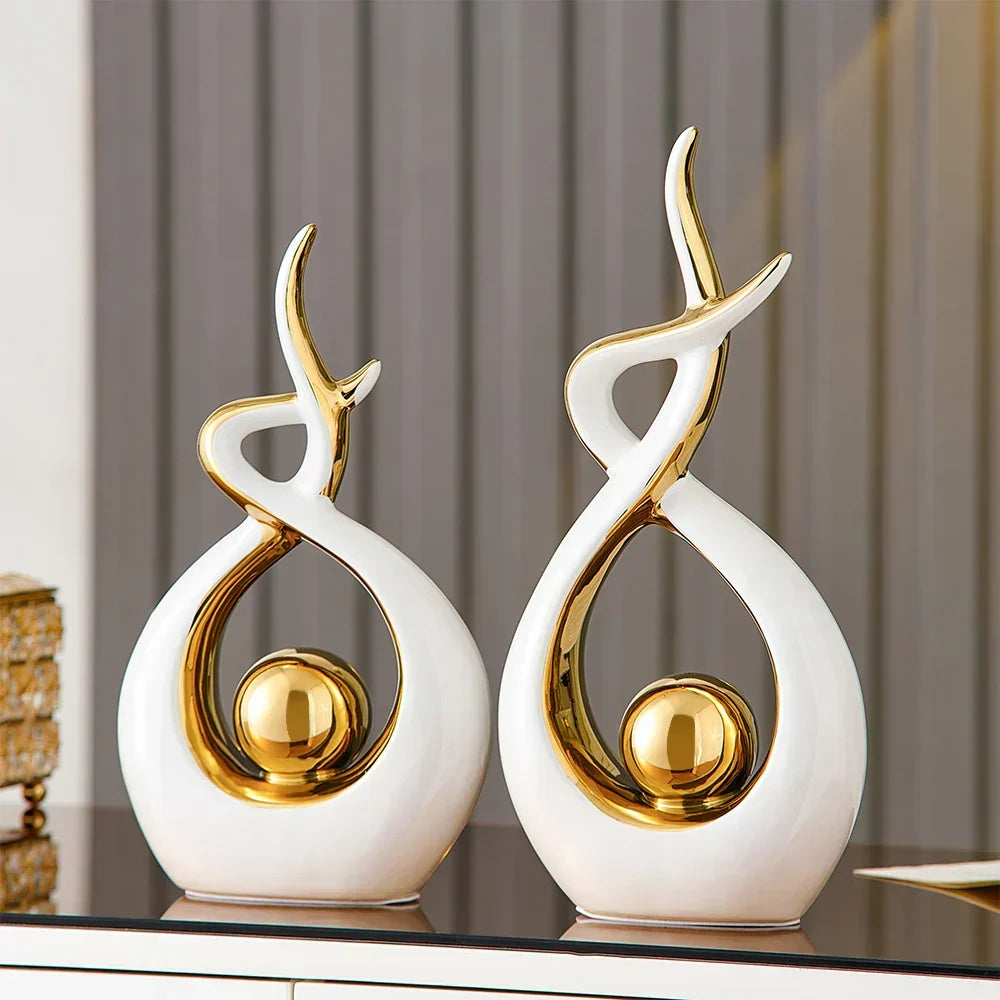 Ceravita – Keramische sculptuur met gouden accenten