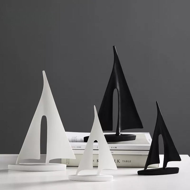 Navaro – Decoratieve zeilboot sculptuur metaal