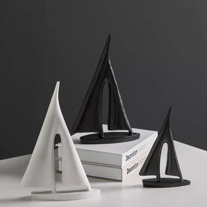 Navaro – Decoratieve zeilboot sculptuur metaal