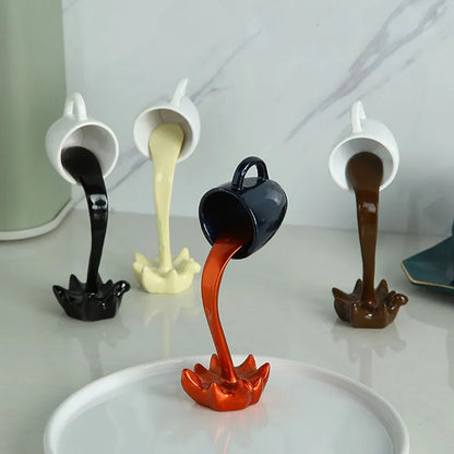 Zwevende Koffiekop Beeldje