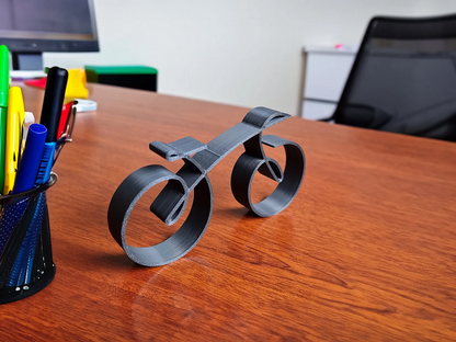 Zwarte Minimalistische Fietssculptuur van Metaal